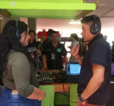 Slider 2 En la banca de la estación