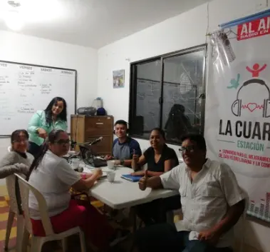 Slider 7 En la banca de la estación