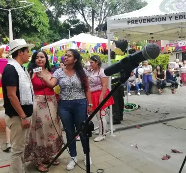 Slider 9 En la banca de la estación