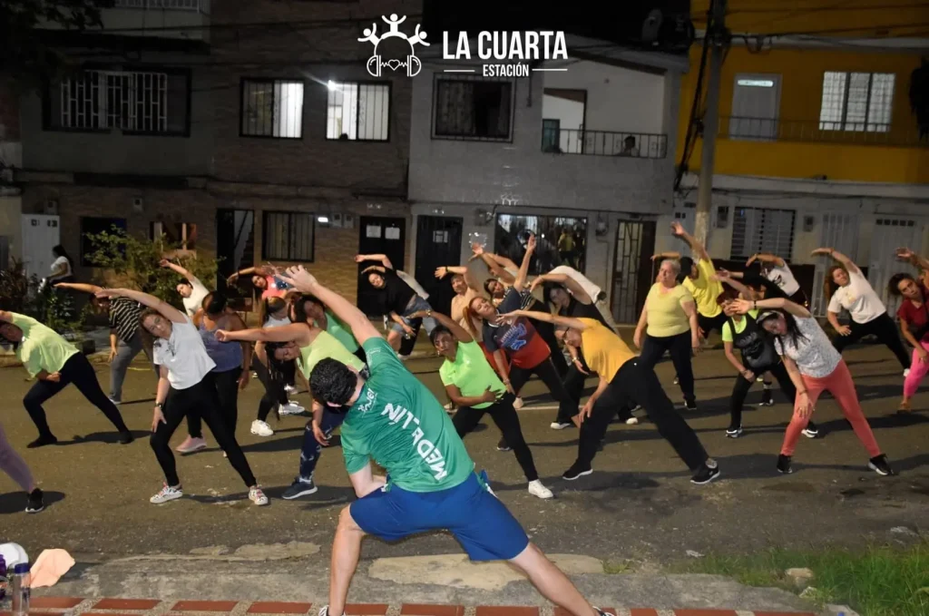 Una Noche para las Madres: Comunidad, Arte y Alegría en el CDS San Pedro Lovaina