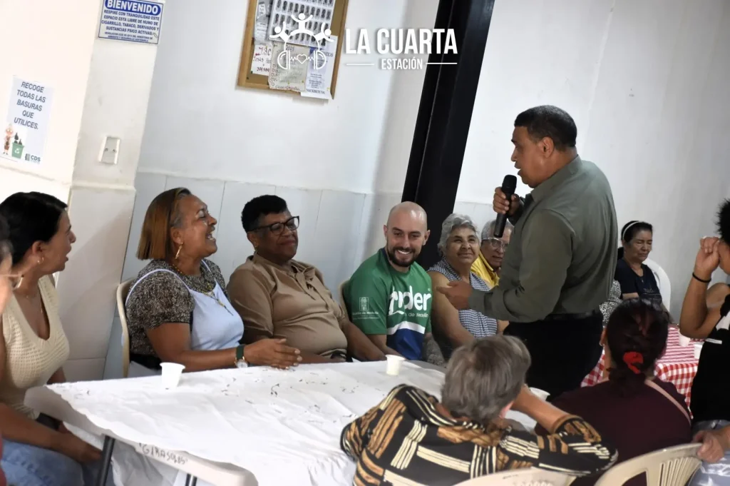 Un Homenaje con Sabor a Hogar: El Club de Vida Girasoles de Esperanza Celebró el Día de la Familia