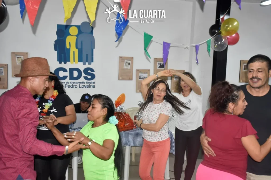 Una Noche para las Madres: Comunidad, Arte y Alegría en el CDS San Pedro Lovaina