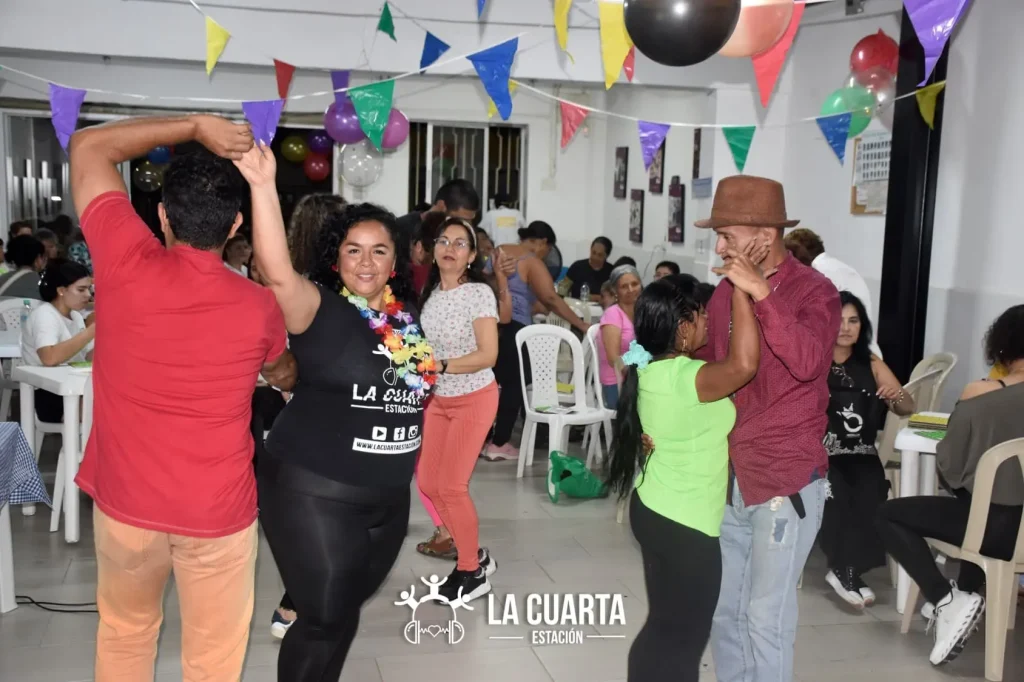 Una Noche para las Madres: Comunidad, Arte y Alegría en el CDS San Pedro Lovaina