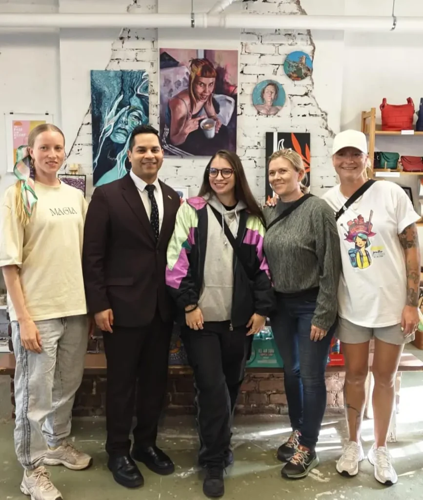 Los Colores de las Calles de Medellín Llegan a Finlandia con Eva One