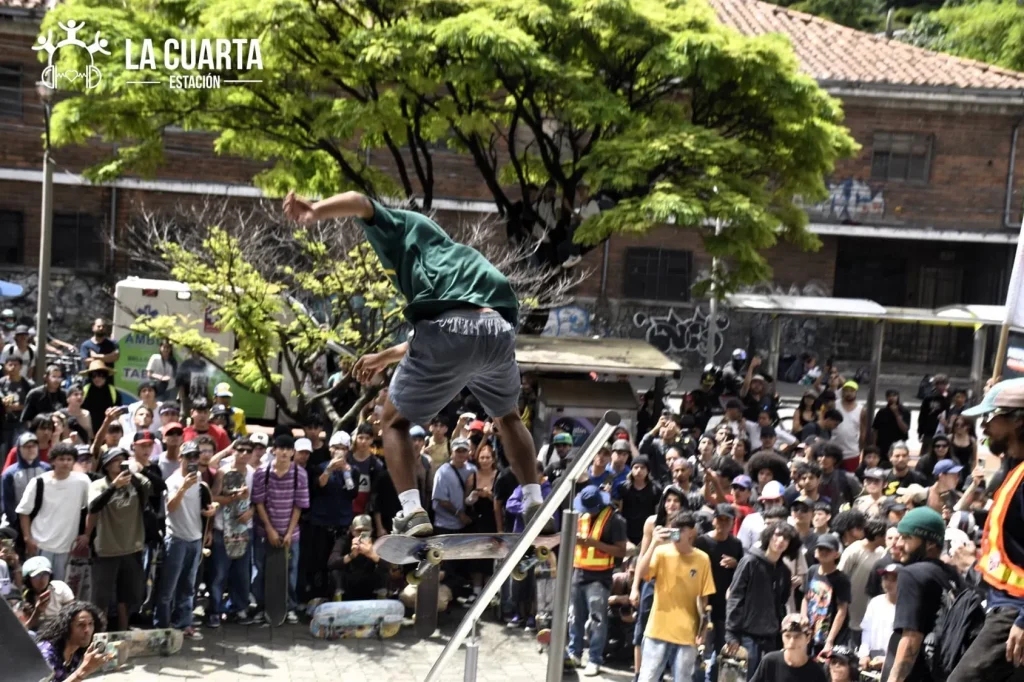 Medellín Rodó con Fuerza en el Día Mundial del Skateboarding