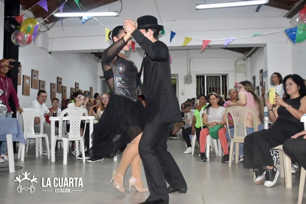 Una Noche para las Madres: Comunidad, Arte y Alegría en el CDS San Pedro Lovaina