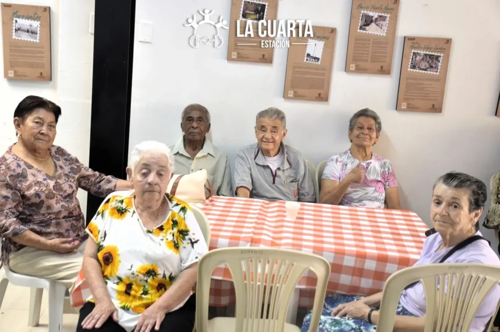 Un Homenaje con Sabor a Hogar: El Club de Vida Girasoles de Esperanza Celebró el Día de la Familia