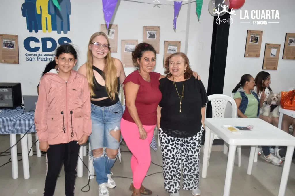 Una Noche para las Madres: Comunidad, Arte y Alegría en el CDS San Pedro Lovaina