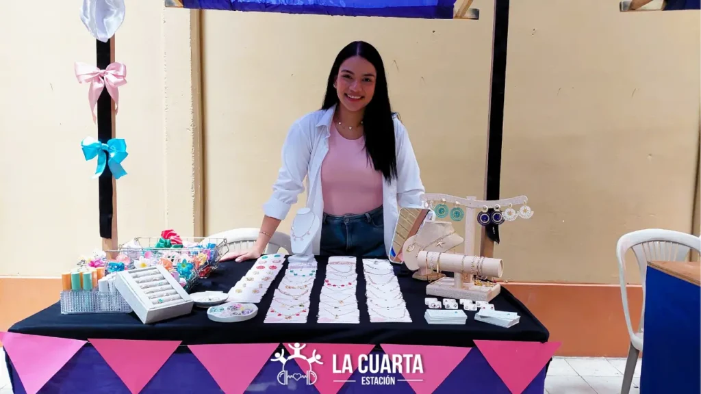 Enredando Saberes: Un Festival para la Juntanza de Mujeres en la Comuna 4