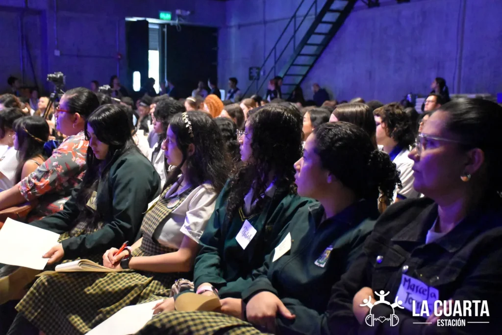 Primer Seminario de Periodismo Juvenil: Comunicar Desde la Juventud
