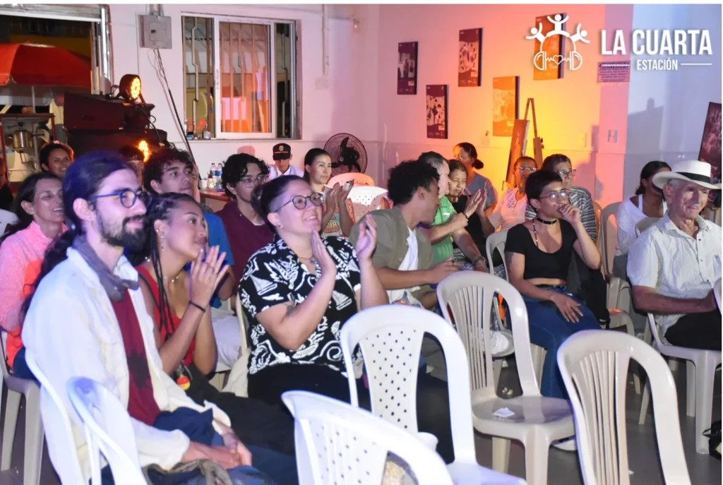 Volver a vivir el barrio: cuando el arte se convierte en reencuentro en Manrique Central N°1