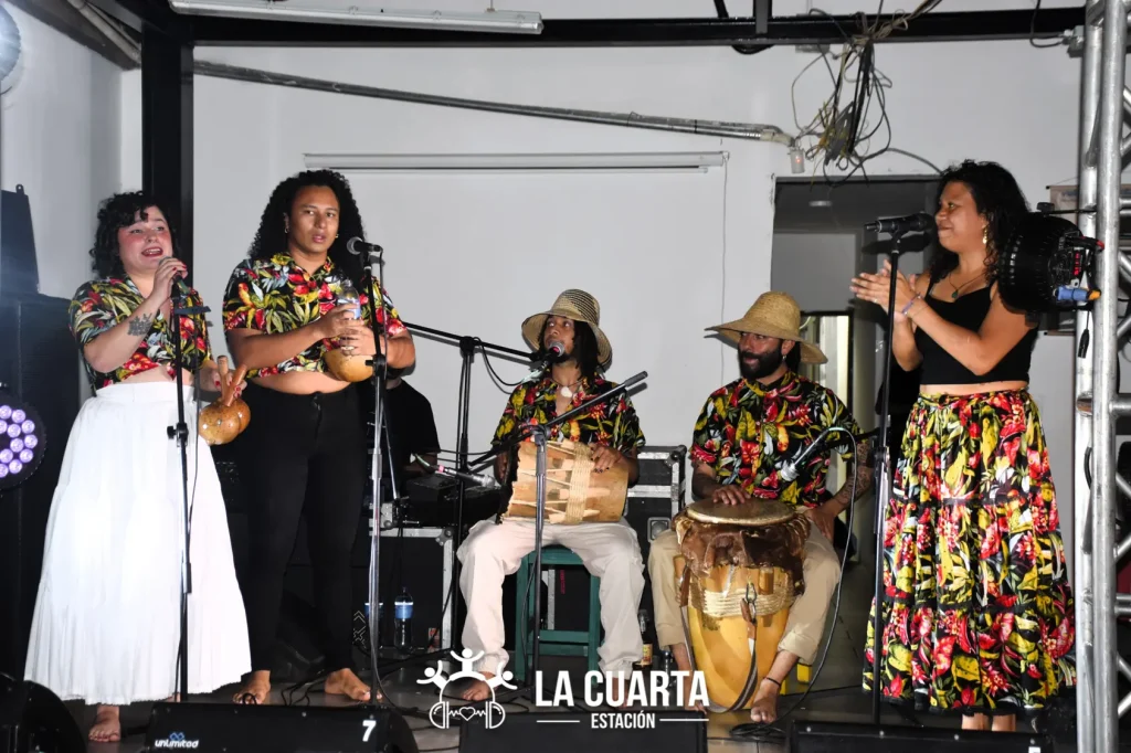 Volver a vivir el barrio: cuando el arte se convierte en reencuentro en Manrique Central N°1