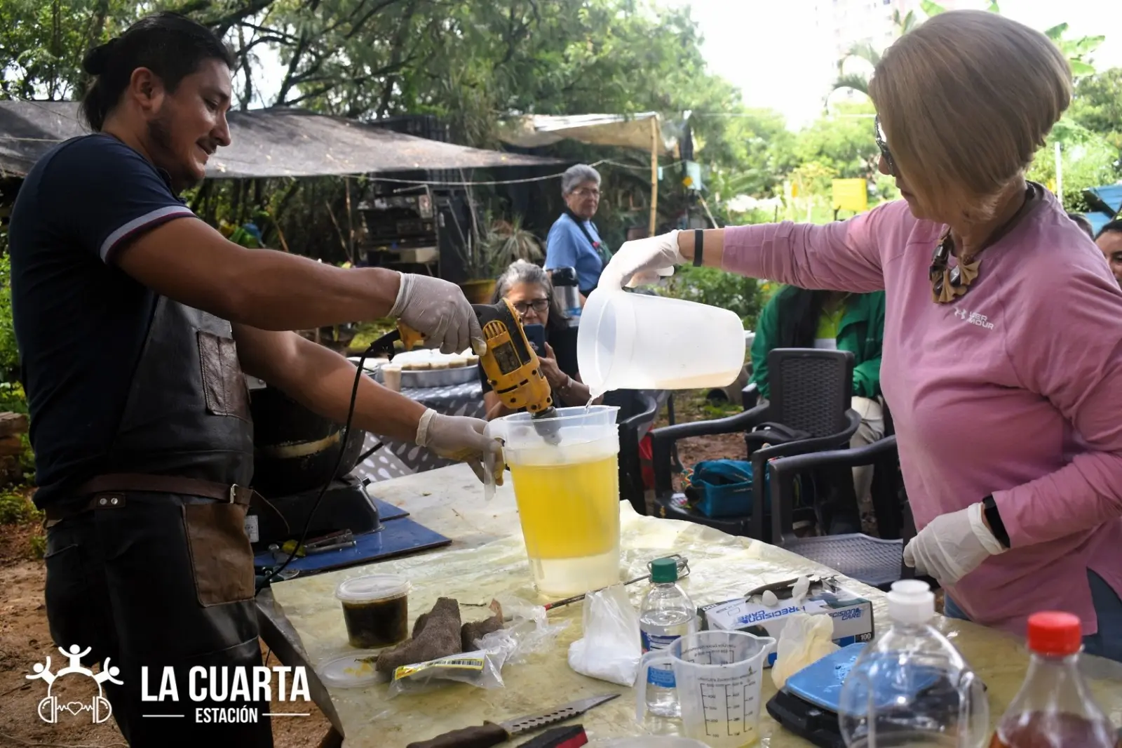 Hacer Jabón Potásico en Casa, Una Solución Ecológica para Aceites Usados.