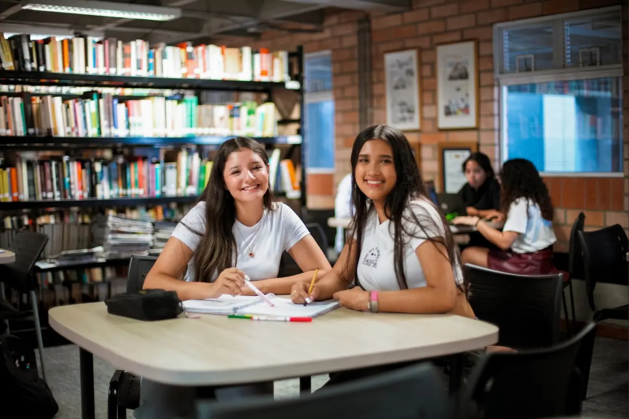 La Alcaldía de Medellín Entregará más de 600 Becas y Créditos Condonables de los Fondos Sapiencia en el Segundo Semestre 2025