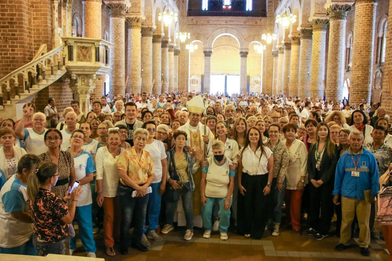 Medellín Celebra el Mes de las Personas Mayores con una Agenda que Honra la Experiencia y la Sabiduría