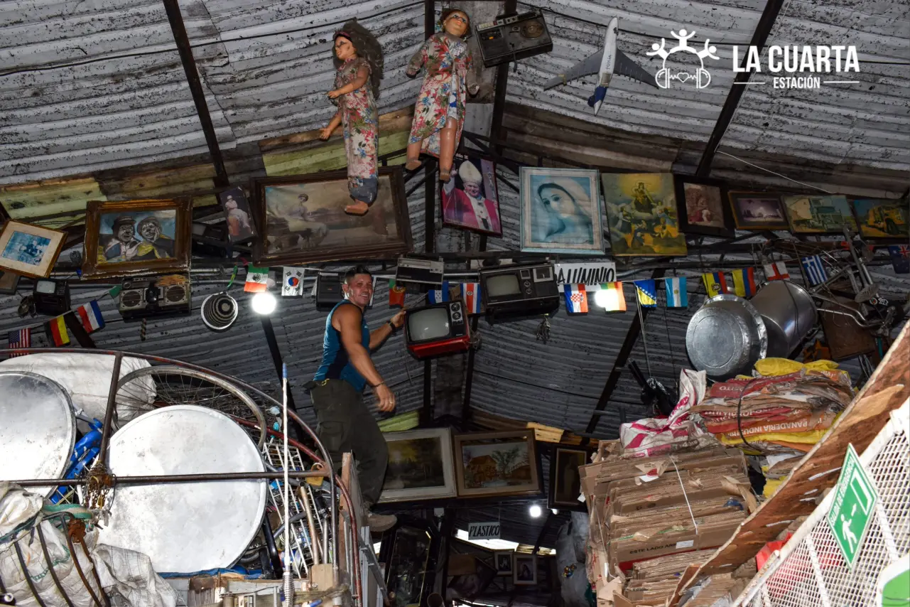 Museo del Reciclaje, Un Universo de Recuerdos y Memoria a través de la “basura” en el Barrio Moravia