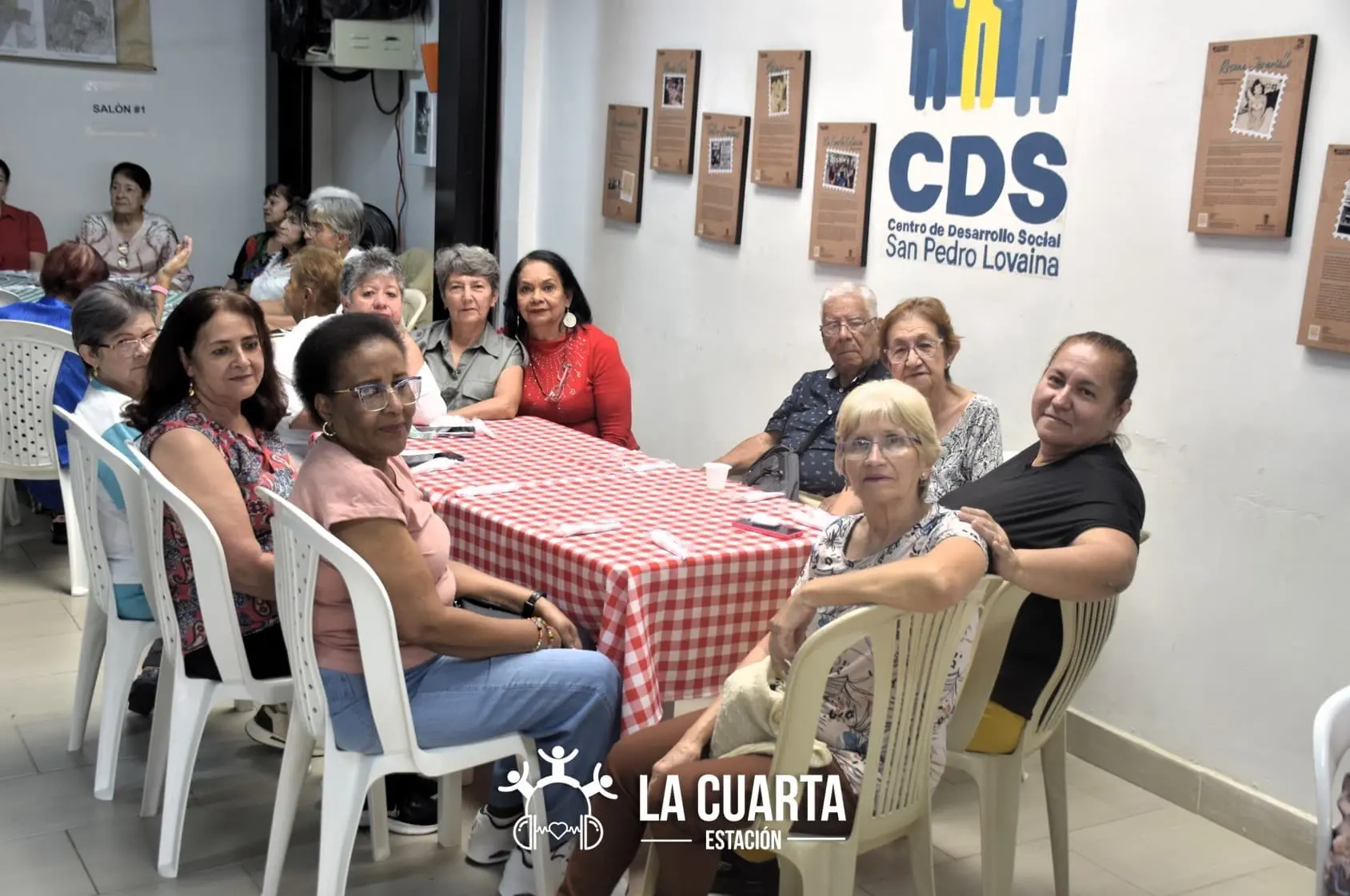 Un Homenaje con Sabor a Hogar: El Club de Vida Girasoles de Esperanza Celebró el Día de la Familia