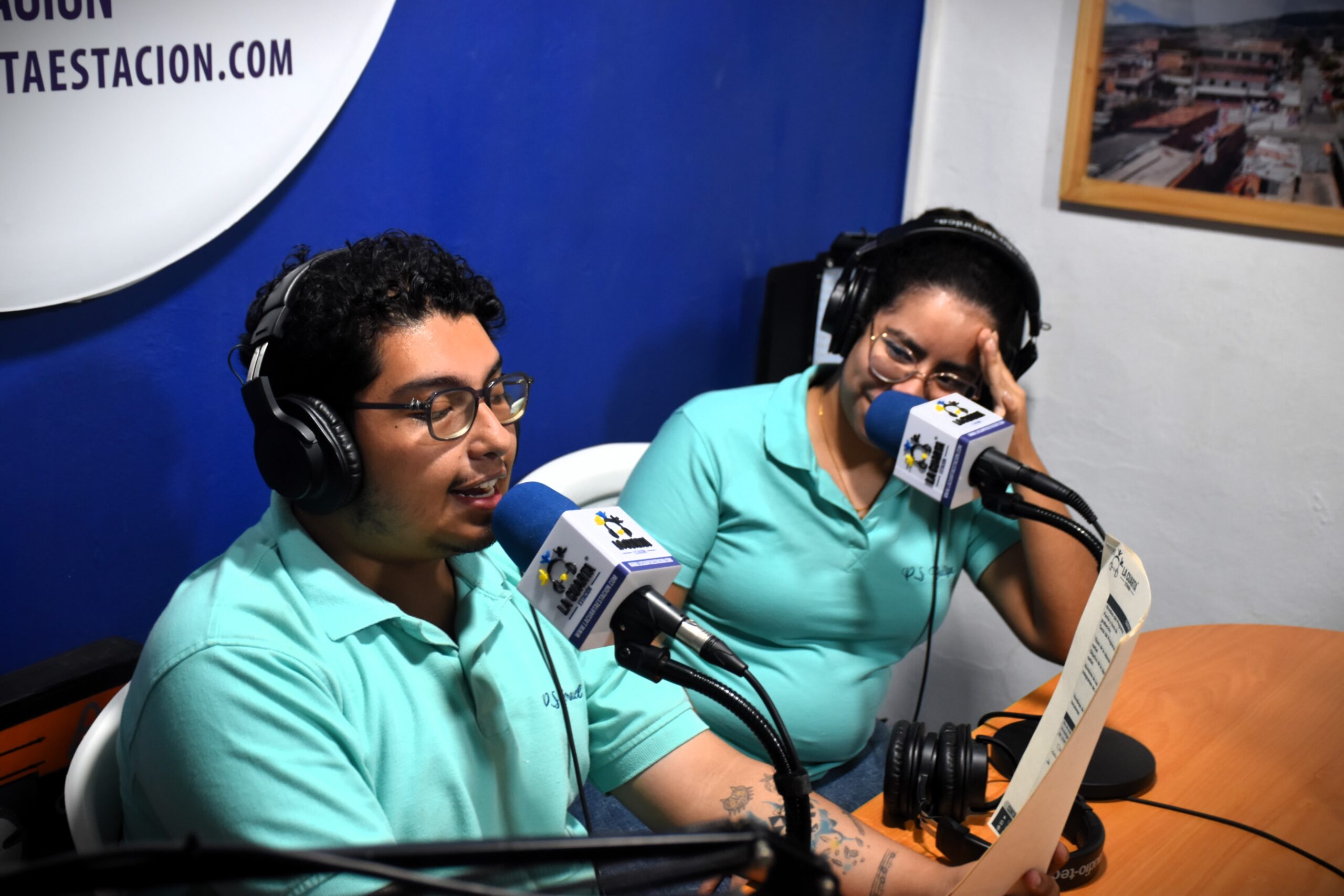 galeria-escuelalce-emanuelyulisa-grabando