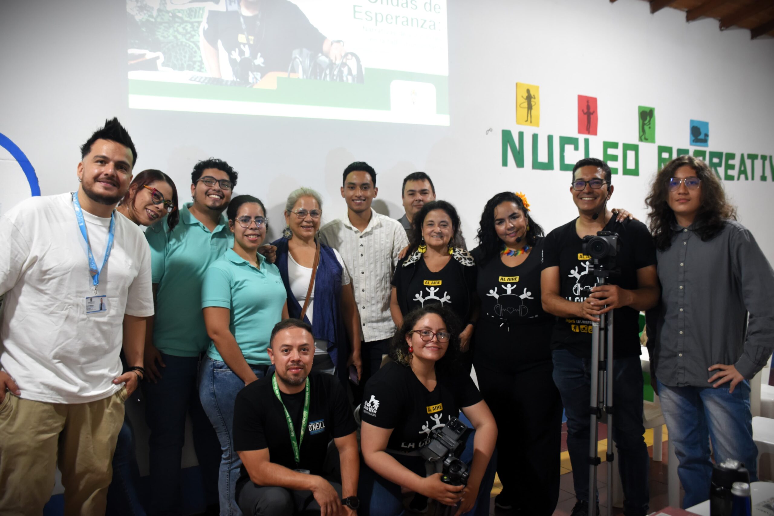 galeria-escuelalce-foto-grupal-taller-radio