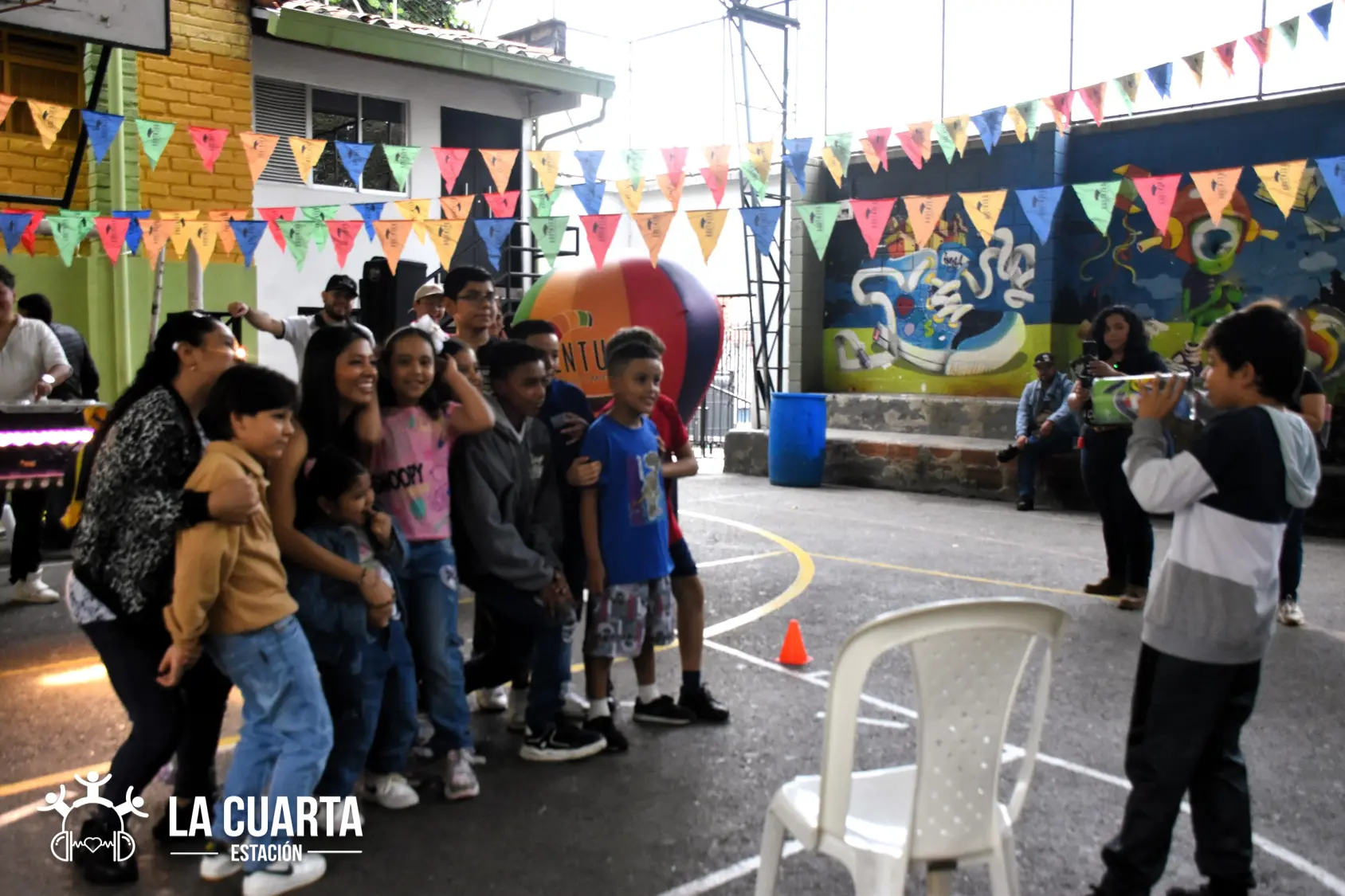 Revive los Mejores Momentos de Aventura al Barrio en Manrique Central # 1
